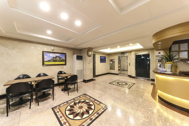 Major Hotel