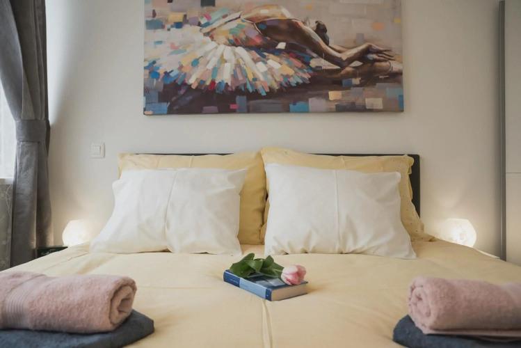 Drop (in) Apartment