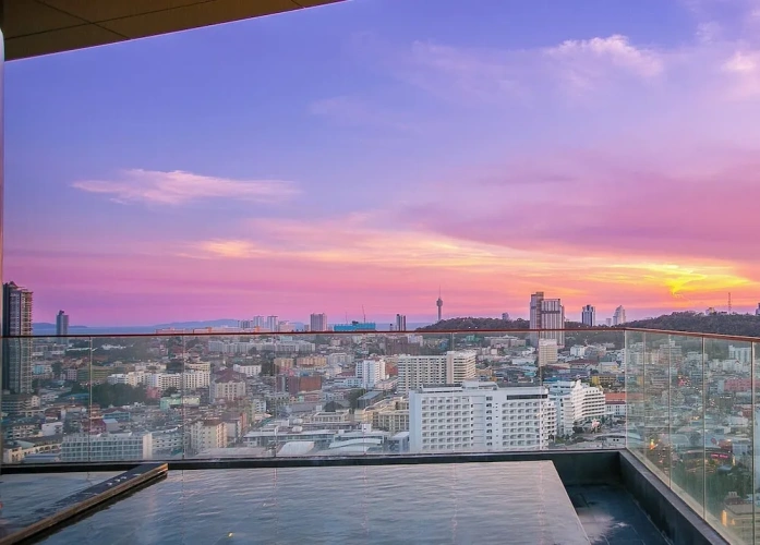 1 Bedroom Apartment with balcony and with city view