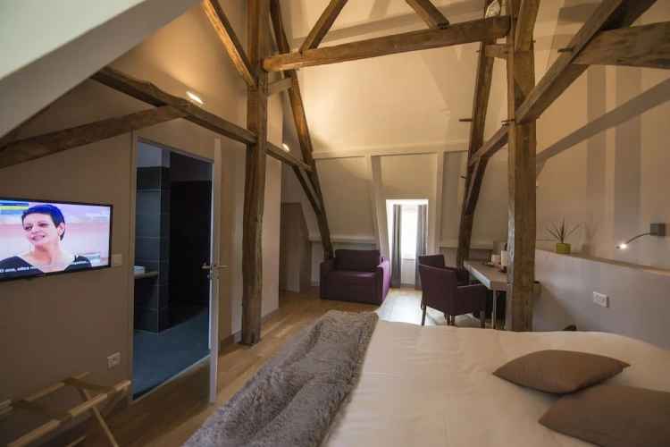 Privilege room