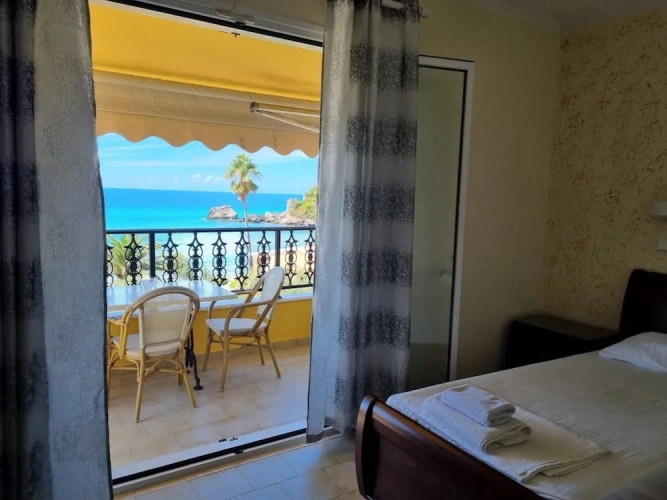 1 Bedroom Apartment with balcony and with mountain view