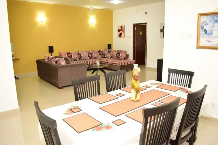 3 Bedrooms Comfort Apartment with garden view