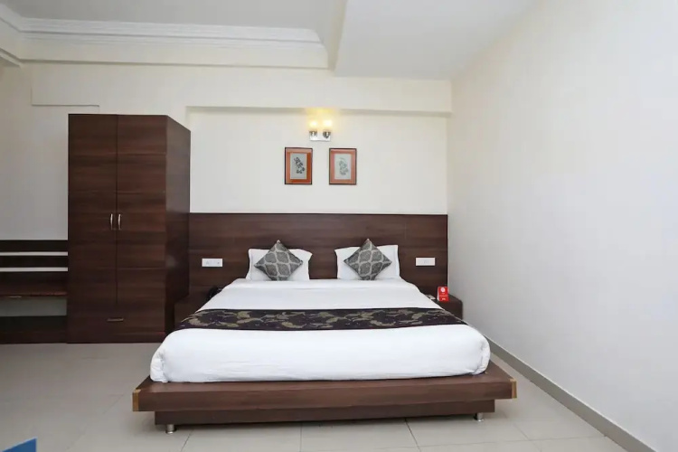 OYO Flagship 11406 Indira Nagar