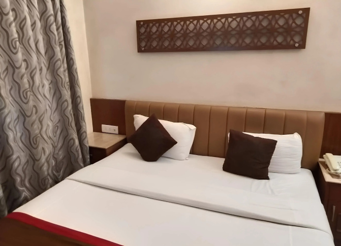 Hotel Apna Avenue