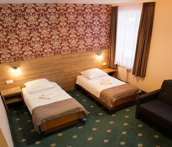 Standard Triple room