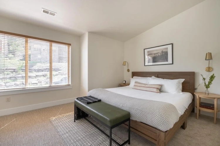 4 Bedrooms Cottage with balcony