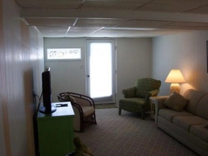 5 OClock Somewhere 4 Br home by RedAwning