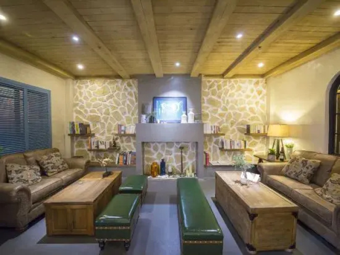 Rootroom Life Hotel