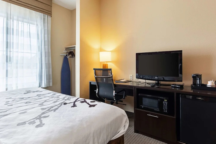 Sleep Inn & Suites