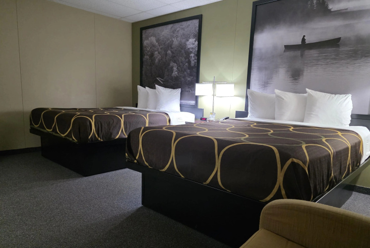 Super 8 By Wyndham Hearst photo 6