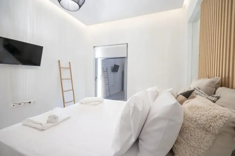 Piraeus Cozy Apartment for 4 Persons