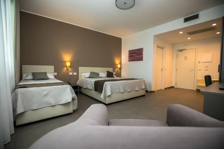 Moma Hotel