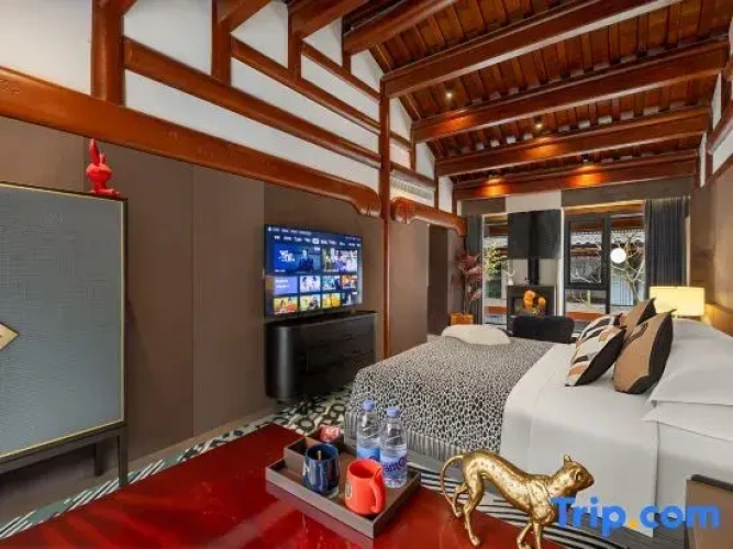 Luxury Suite