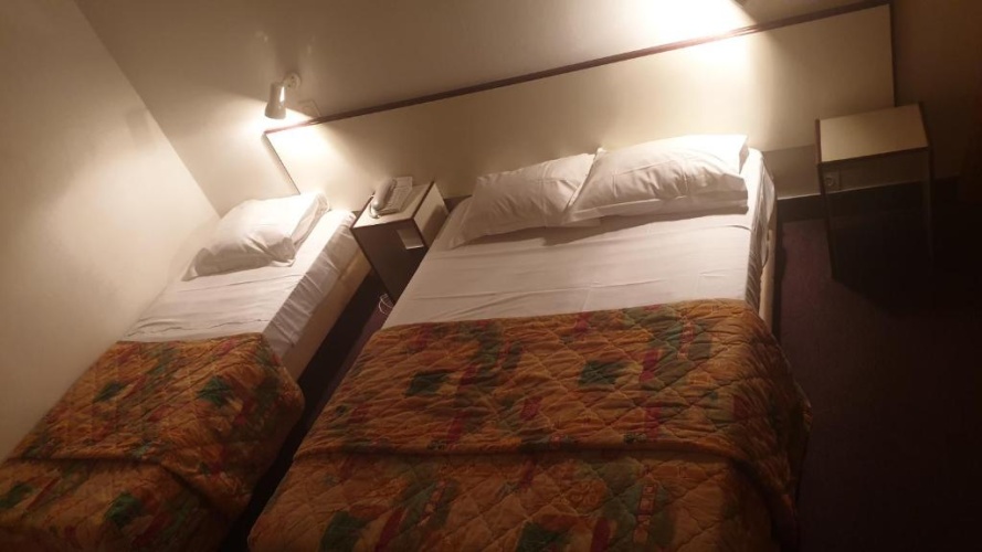 Standard Triple room with view
