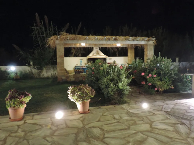 Pelagos Rooms 10m from Gyrismata Beach