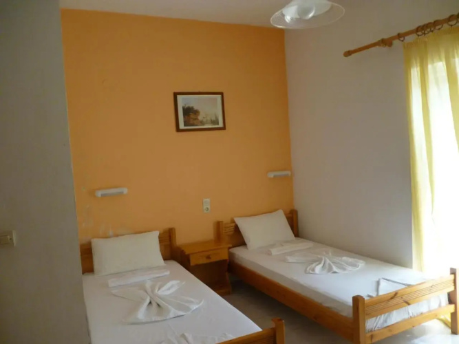 Babis Taverna & Rooms