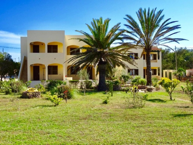 2 Bedrooms Apartment