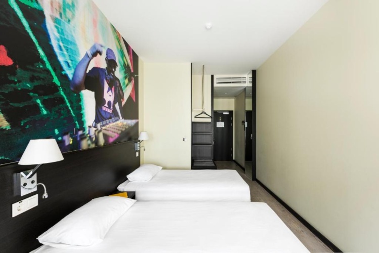 Standard Twin room