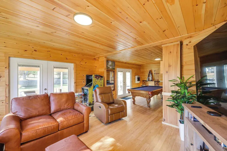 Hike, Ski & Explore: Patten Home w/ Pool Table!