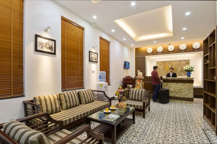 Noble Apartment