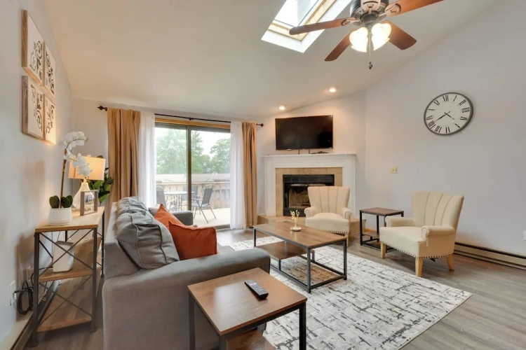 2 Bedrooms Apartment