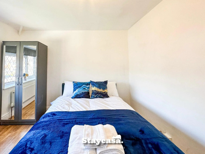 Beautiful Detached Villa - Jacuzzi Bath - Parking