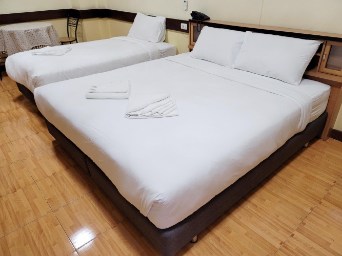 Standard Double room with city view