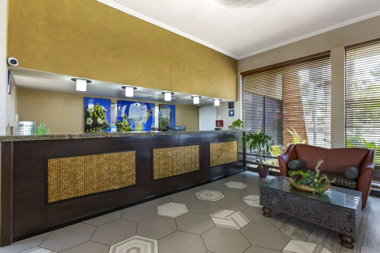 Royal Sun Hotel & Suites