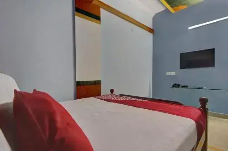 OYO 22101 Shree Raksha Comfort