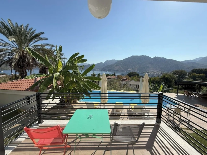 Deluxe Triple room with balcony and with sea view