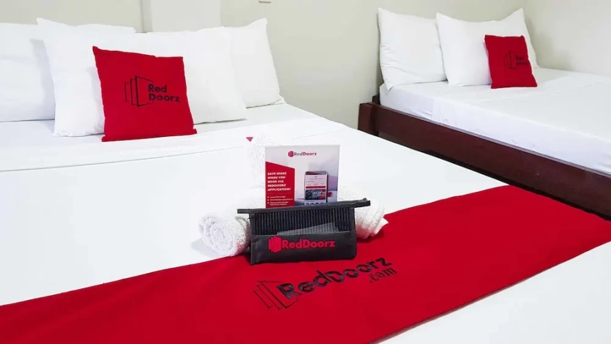 RedDoorz Family room