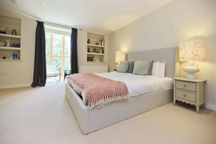Putney Terrace Apartment