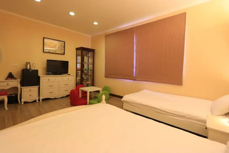 Doll House Lodge