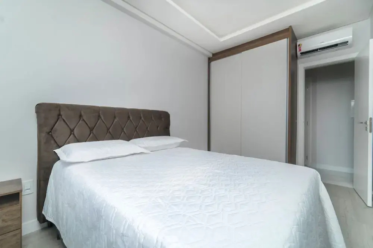 Apartamento 2 Quartos com Piscina - 715
