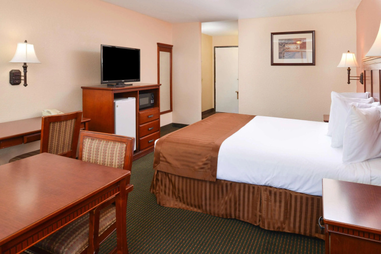 Americas Best Value Inn & Suites Bakersfield E