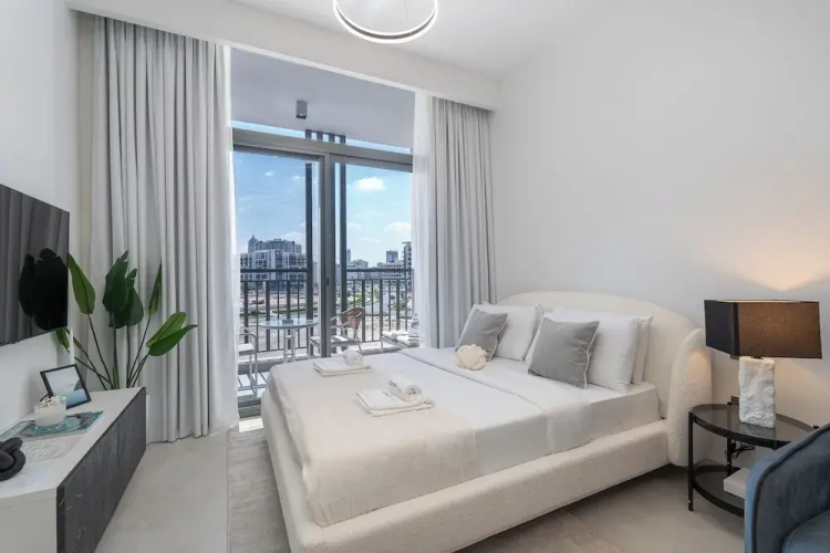 TOP Location | Work and Chill near Miracle Garden