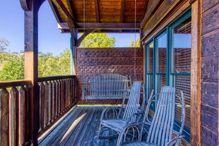 Lazy Bear Lodge