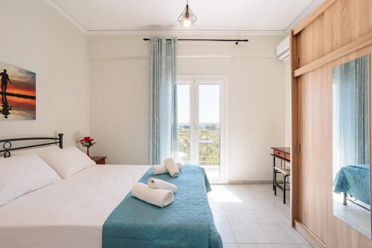 Serenity and Views - Beachside Escape