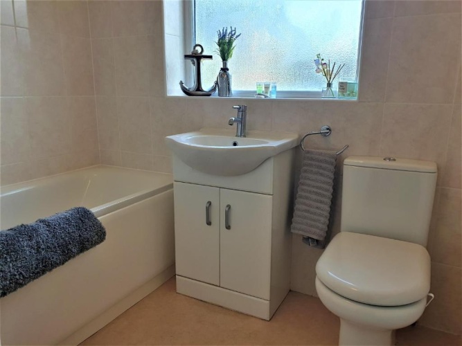 3 Bedrooms Cottage