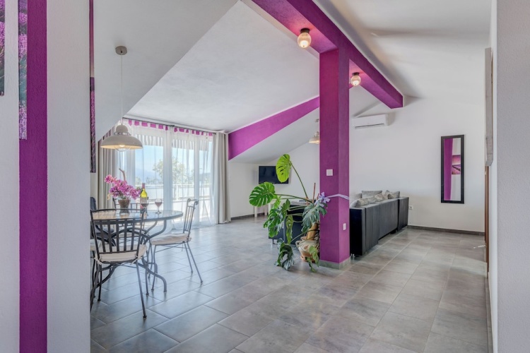 Apartment with balcony