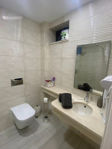 Apartamento com piscinas e ténis - 7 mins da praia