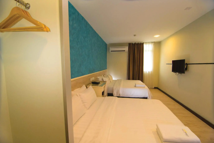 Pantai Inn
