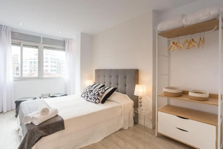 Urbe10 Angel Ganivet 2 Bedrooms Apartment