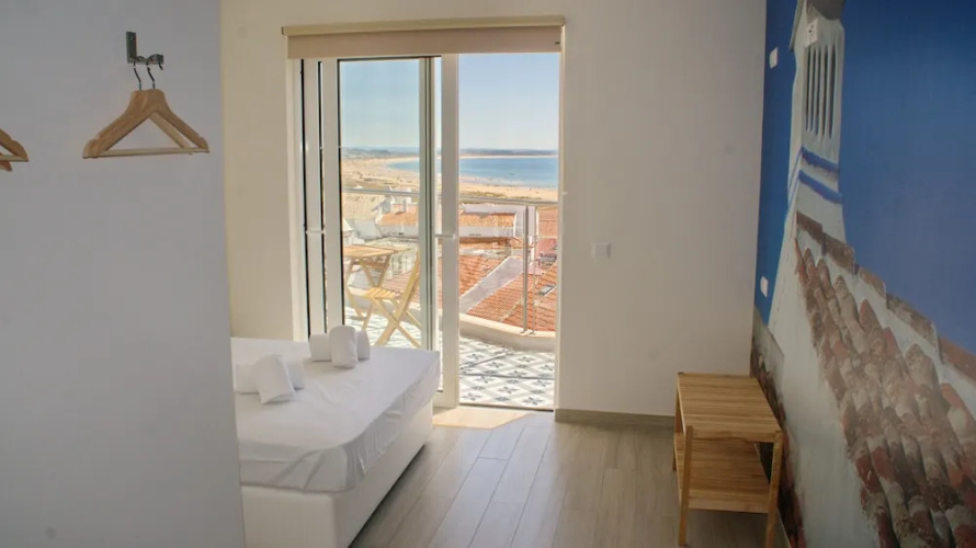 Top City Hostel & Suites