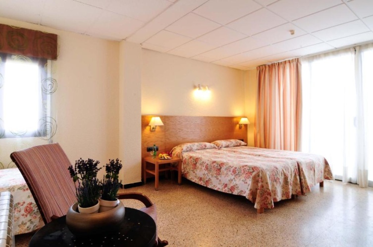 Triple room