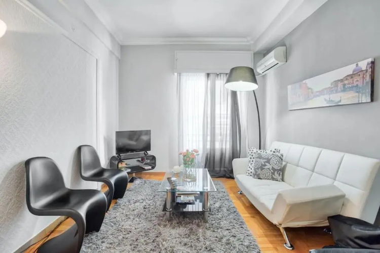 2BDR OlympianZeus Apt with Netflix