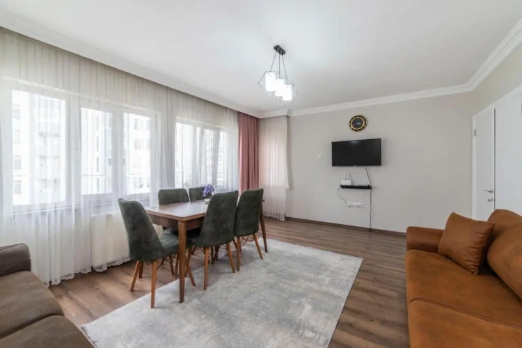 2 Bedrooms Apartment