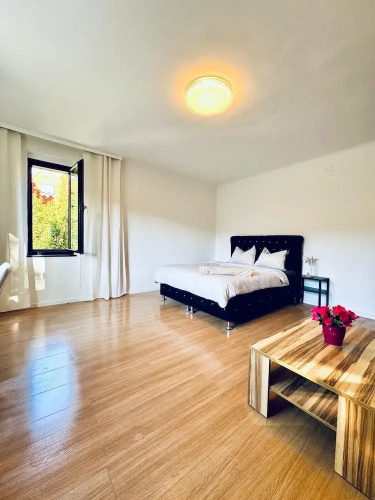 Spacious Garden Villa for 16 Guests
