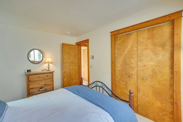 4 Bedrooms Apartment