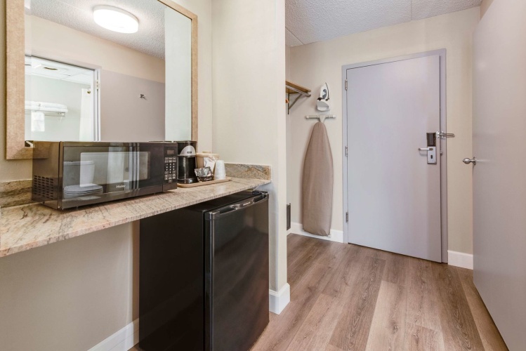 SureStay Plus Hotel by Best Western McGuire AFB Jackson photo 32
